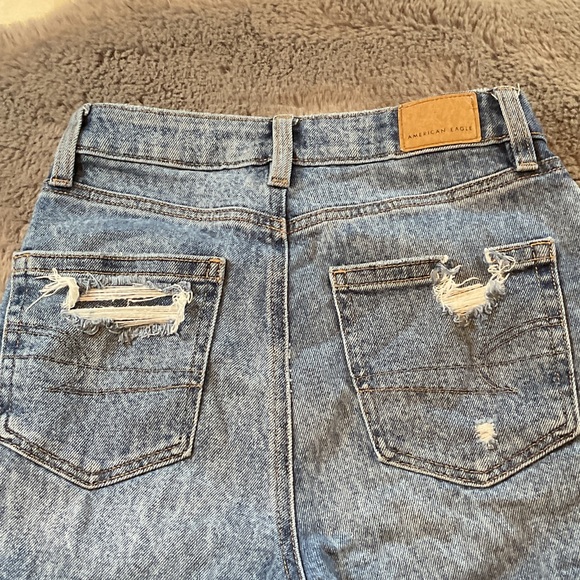 American Eagle Women's Ripped Mom Jeans - Picture 4 of 6